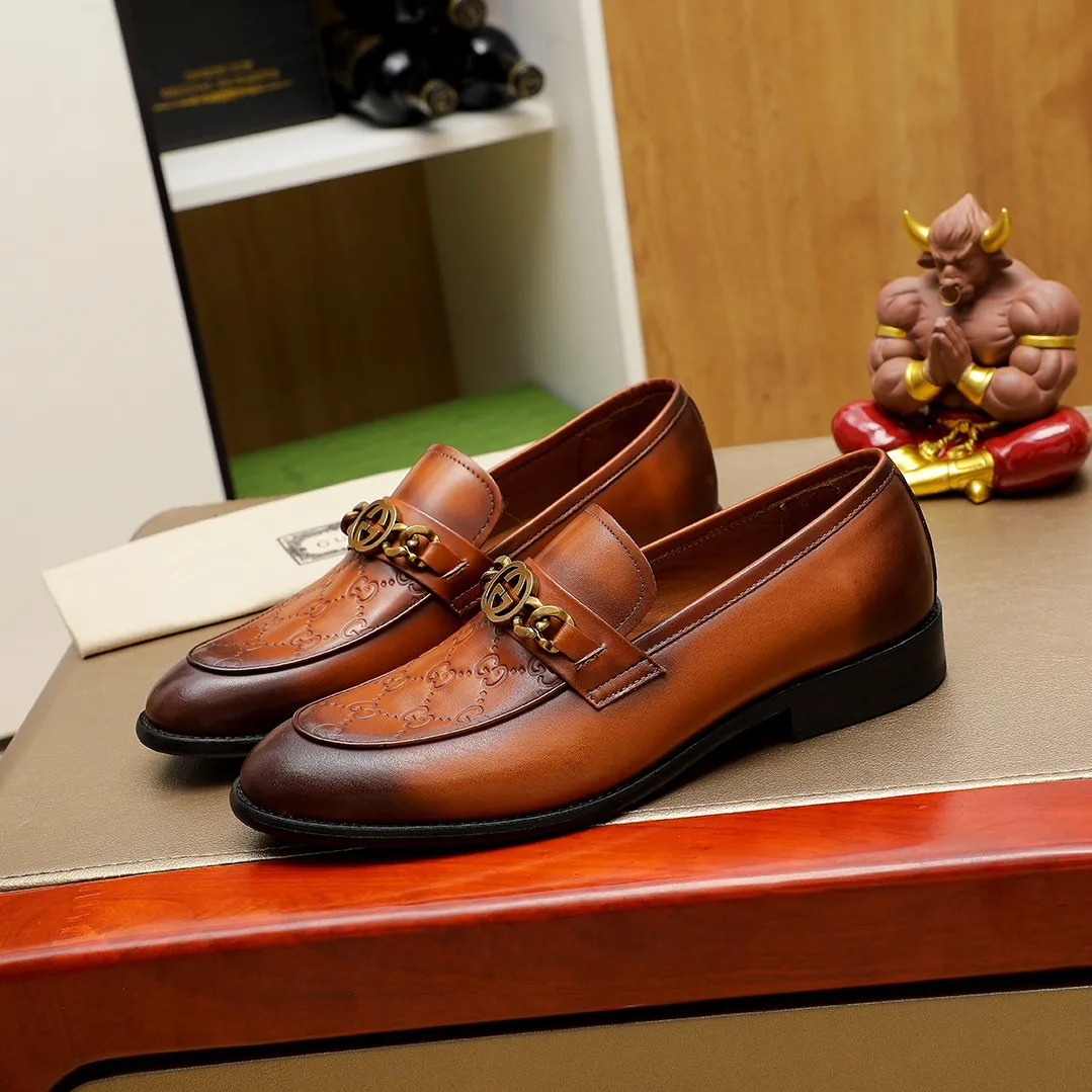 Men's men's shoes 💰400 🆘【GUCCI】Gucci ·🐑里· Hot-selling beanie shoes, top brand luxury, top quality, latest fashion beanie shoes.. The upper is made of original first-layer cowhide. (🐑leather·inner). The original stylish and stylish soft rubber wear-resistant and non-slip outsole is light and comfortable on the foot, available in 2 colors! Matching code: 39/45 (38.46. Can be customized)
